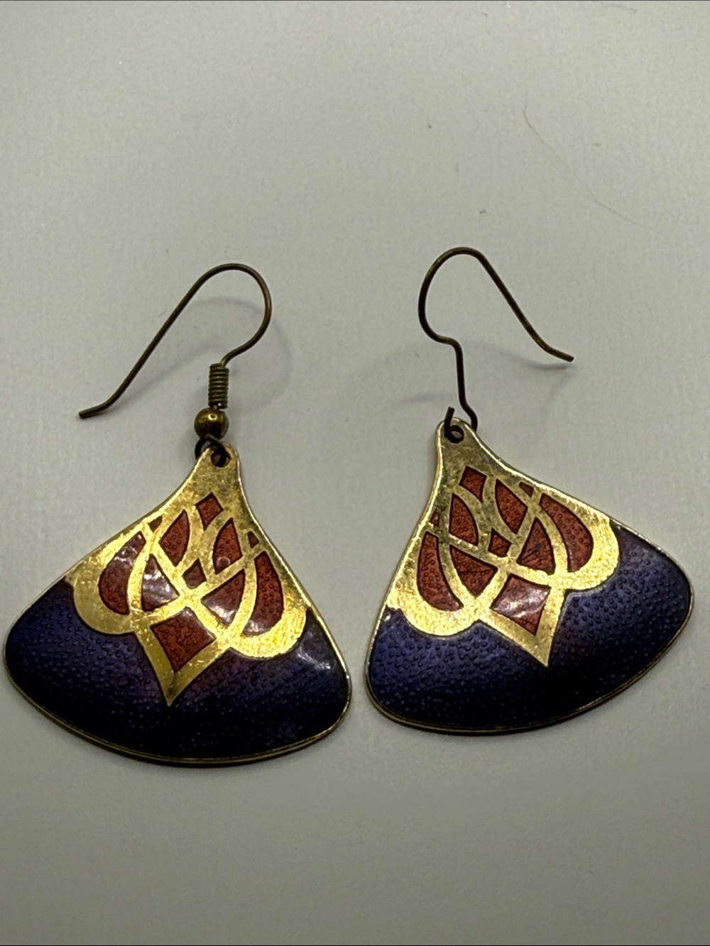 Vintage Gold-Tone Purple Enamel cloisonné Drop pierced Earrings distesssed